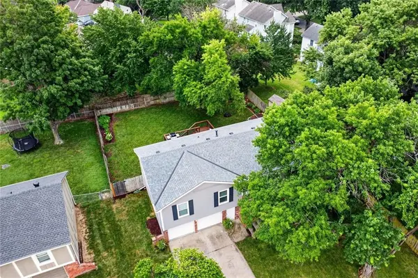6033 Alden ST, Shawnee, KS 66216