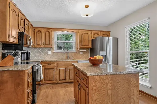 6033 Alden ST, Shawnee, KS 66216