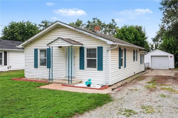 307 W Walter LN, St Joseph, MO 64504