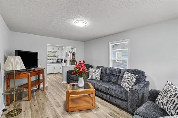 307 W Walter LN, St Joseph, MO 64504