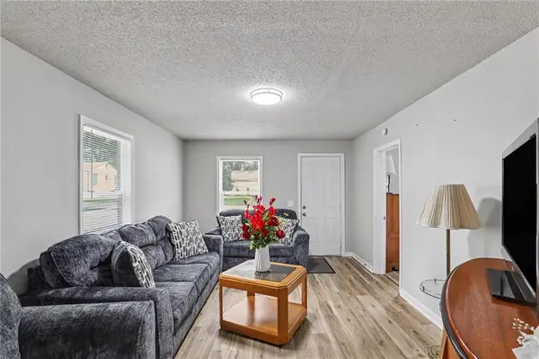 307 W Walter LN, St Joseph, MO 64504