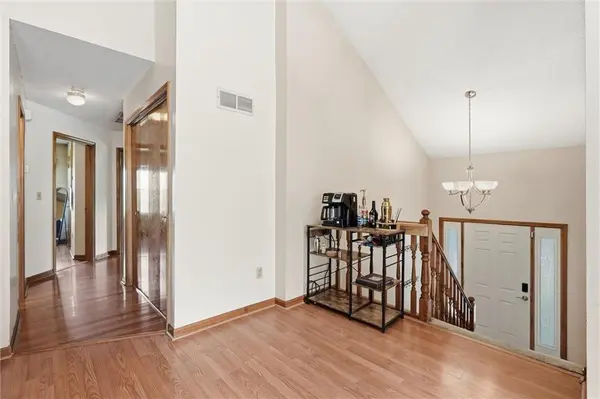 1104 Park DR, Greenwood, MO 64034