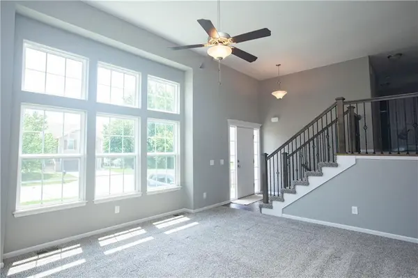 8908 NE 117th TER, Kansas City, MO 64157