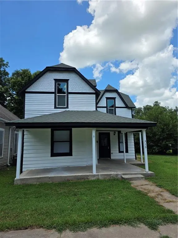 315 W 3rd AVE, Garnett, KS 66032
