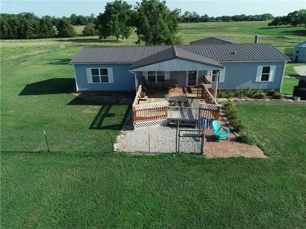 29231 W 375th ST, Osawatomie, KS 66064