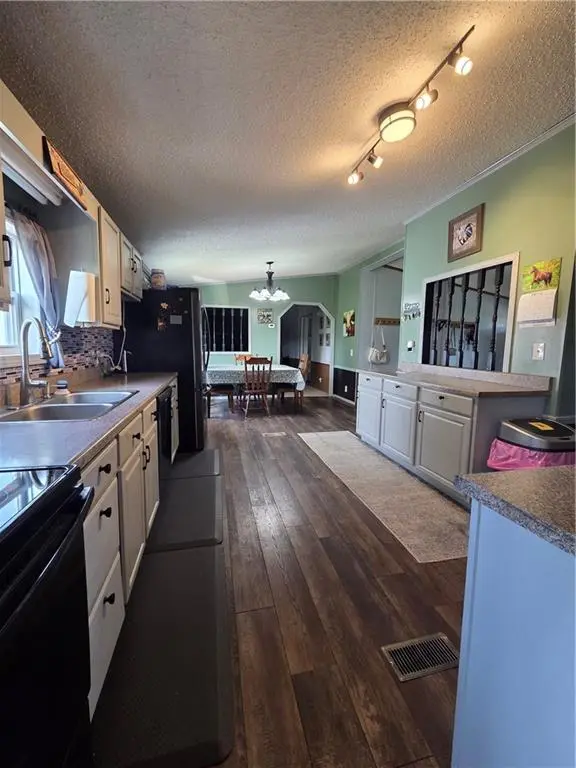 29231 W 375th ST, Osawatomie, KS 66064