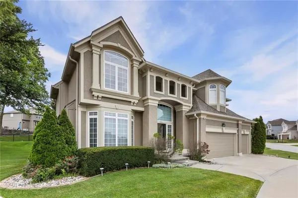 1441 NE Daltons Ridge DR, Lee's Summit, MO 64064