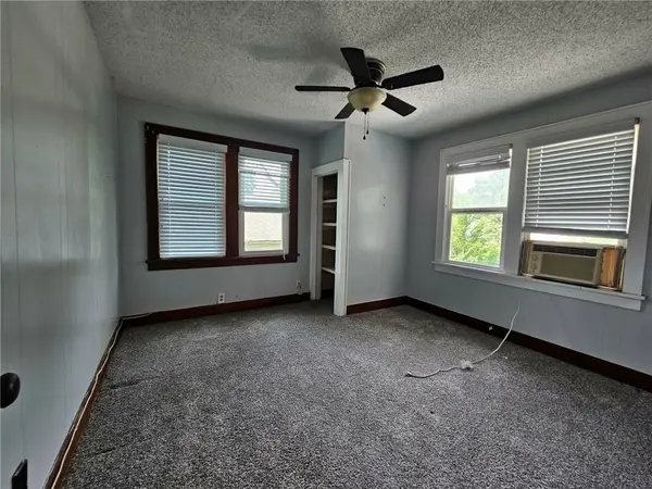 1107 S Maple ST, Carthage, MO 64836