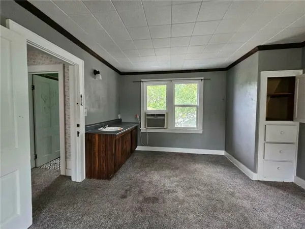 1107 S Maple ST, Carthage, MO 64836
