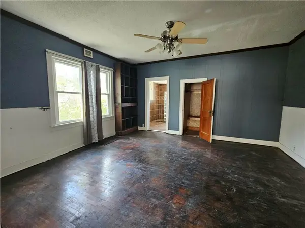 1107 S Maple ST, Carthage, MO 64836