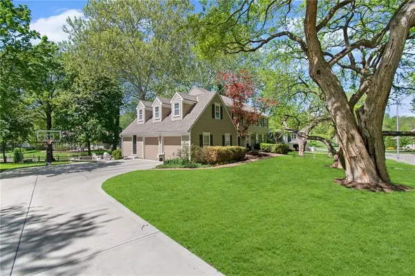 8740 Ensley LN, Leawood, KS 66206