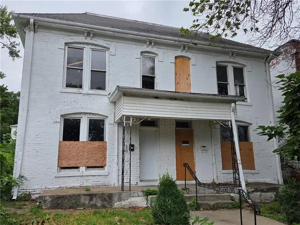 723 S 10th ST, St Joseph, MO 64501