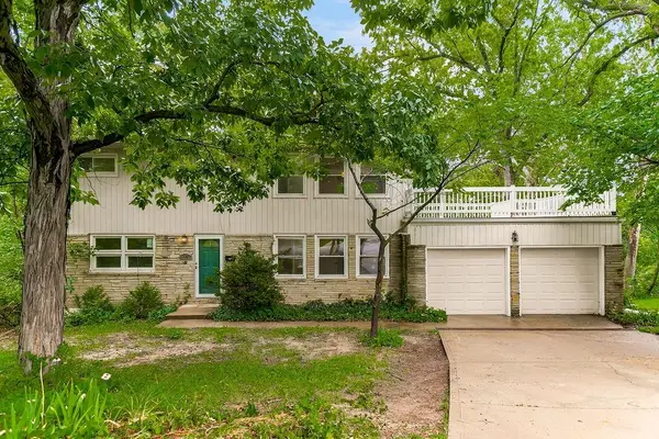 6807 N Walnut ST, Kansas City, MO 64118
