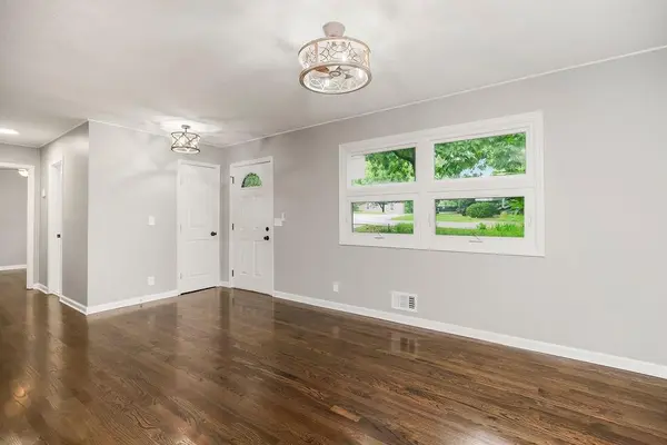 6807 N Walnut ST, Kansas City, MO 64118