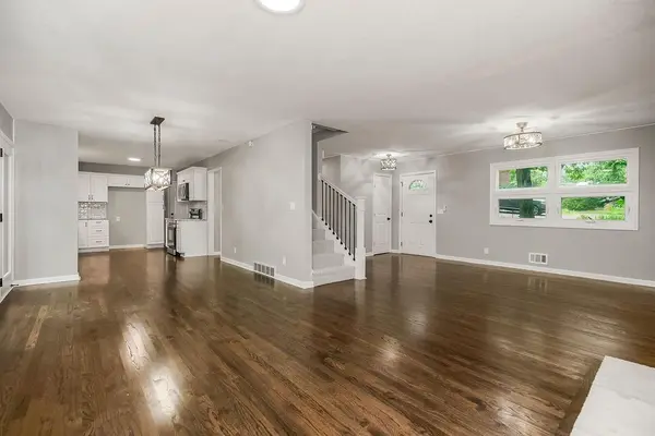 6807 N Walnut ST, Kansas City, MO 64118