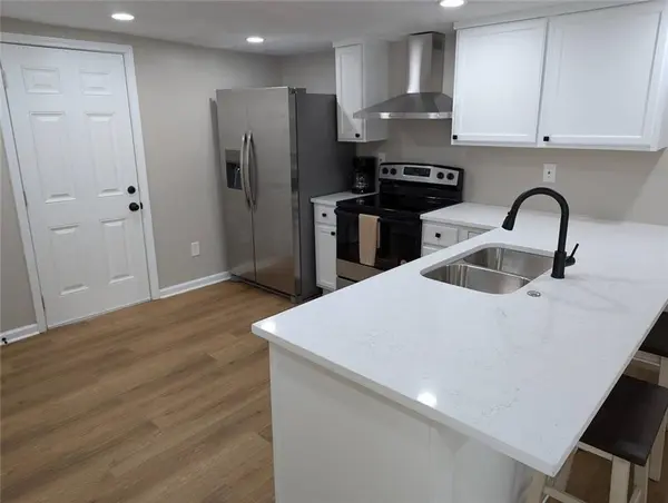 8804 E 47th ST, Kansas City, MO 64129