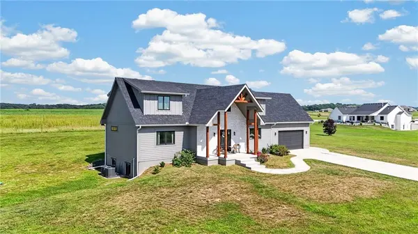 6565 Tucker DR, Odessa, MO 64076