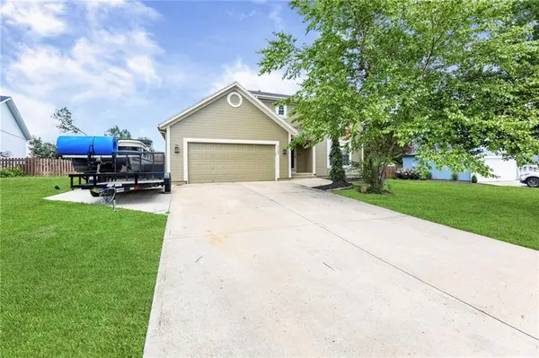 21240 W 226th ST, Spring Hill, KS 66083