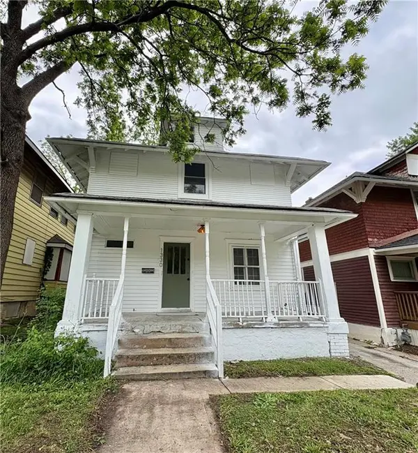 1330 E 55th ST, Kansas City, MO 64110