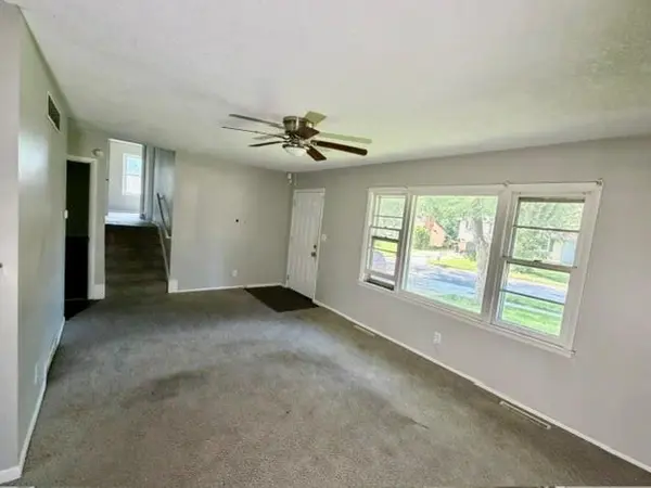 7906 E 93rd ST, Kansas City, MO 64138