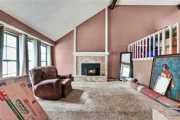 110 E Nelson CIR, Olathe, KS 66061
