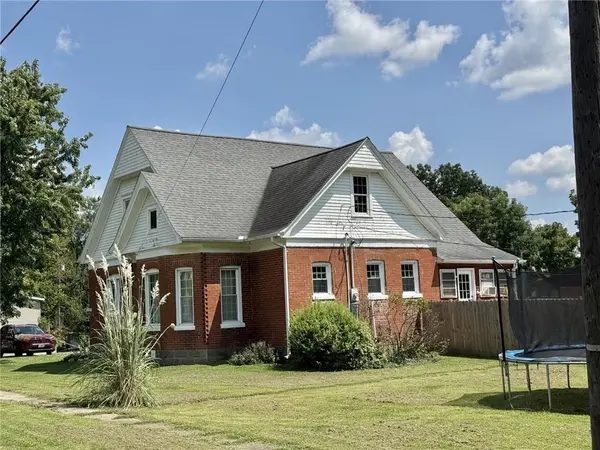 200 S Moulton ST, Leeton, MO 64761