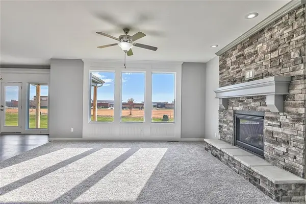 17109 W 164th TER, Olathe, KS 66062