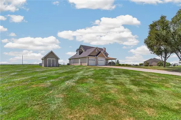 9618 Greenton RD, Odessa, MO 64076