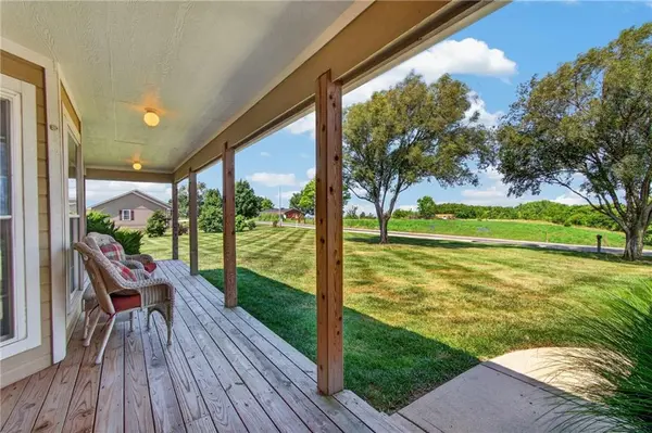 9618 Greenton RD, Odessa, MO 64076