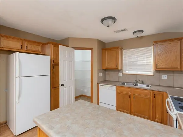 1003 NE Clear Creek RD, Grain Valley, MO 64029