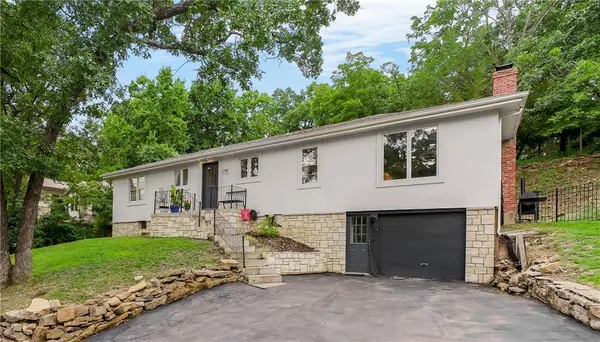 170 W Terrace Trail ST, Lake Quivira, KS 66217