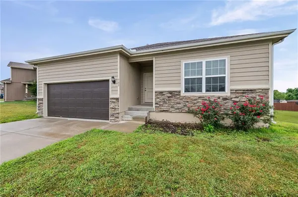705 NW 111th TER, Kansas City, MO 64155