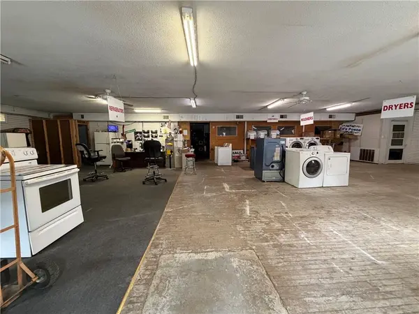 8918 E Winner RD, Independence, MO 64052