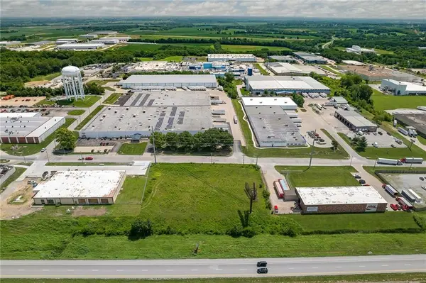 3702 S Leonard RD, St Joseph, MO 64503