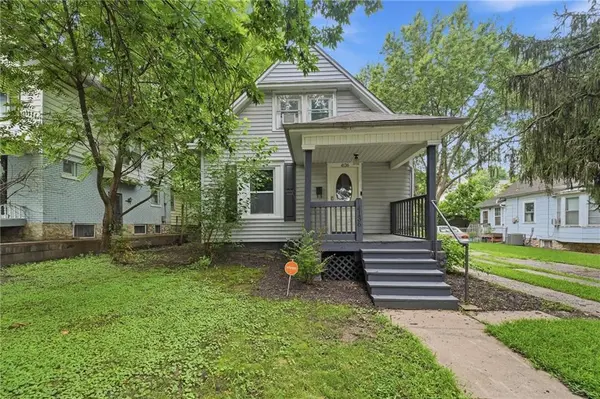 4136 Holly ST, Kansas City, MO 64111