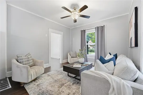 4136 Holly ST, Kansas City, MO 64111