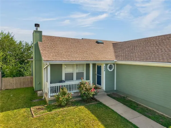 208 NW 112TH TER, Kansas City, MO 64155
