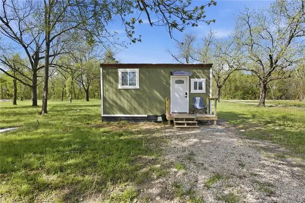 74 3rd ST, Moran, KS 66755