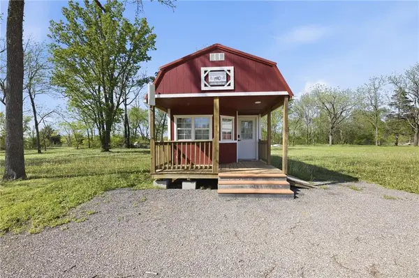 74 3rd ST, Moran, KS 66755