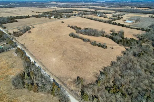 000 Valley RD, Fulton, KS 66743