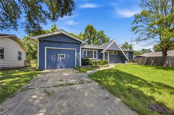 104 Bowman ST, Harrisonville, MO 64701