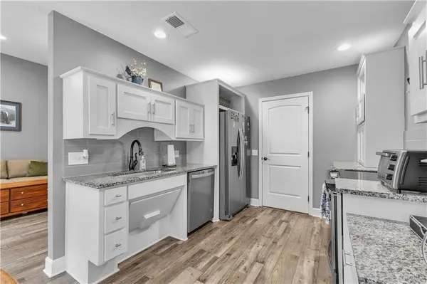 12222 N Atkins AVE, Kansas City, MO 64163