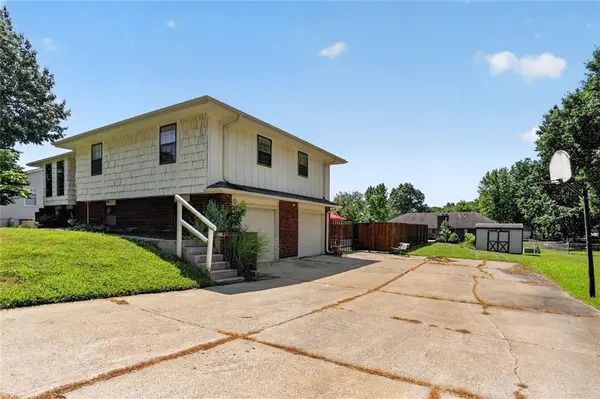 408 E Walnut ST, Odessa, MO 64076
