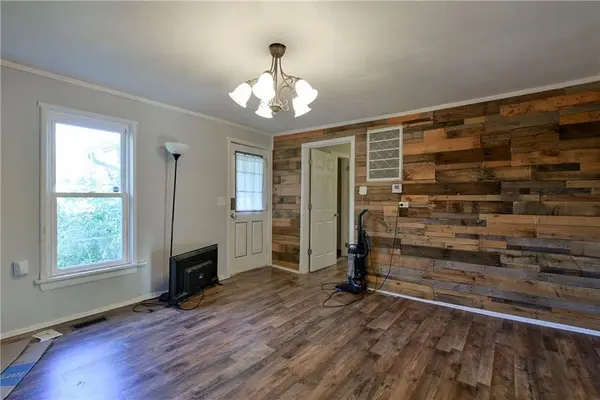 407 S Clarke AVE, Clever, MO 65631