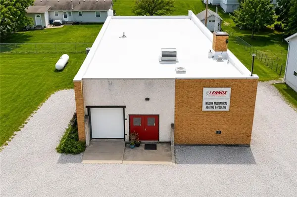 205-207 W Brasfield ST,  Smithville,  MO 64089