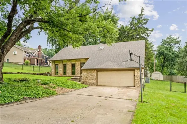 6908 Millridge ST, Shawnee, KS 66218
