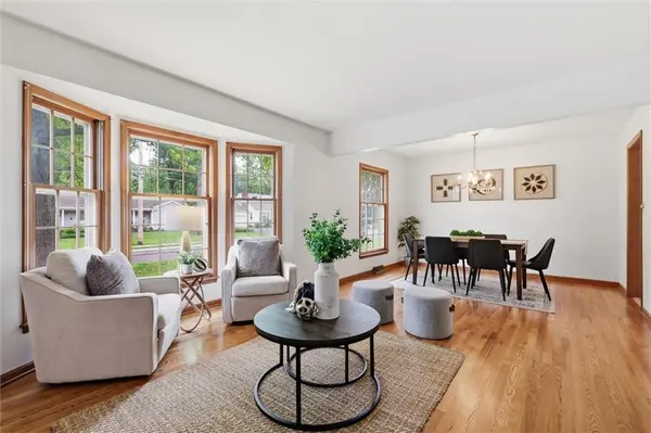 6411 W 69th ST, Overland Park, KS 66204