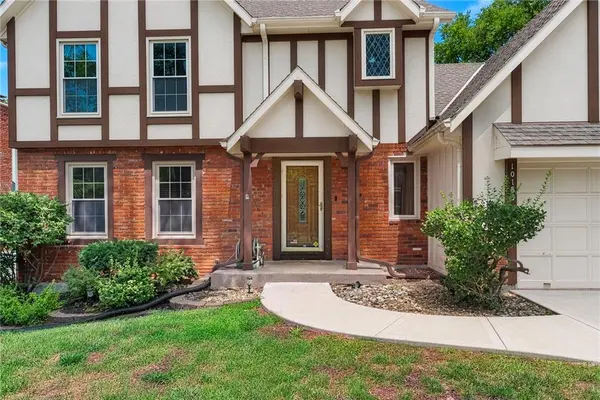10183 Switzer RD, Overland Park, KS 66212