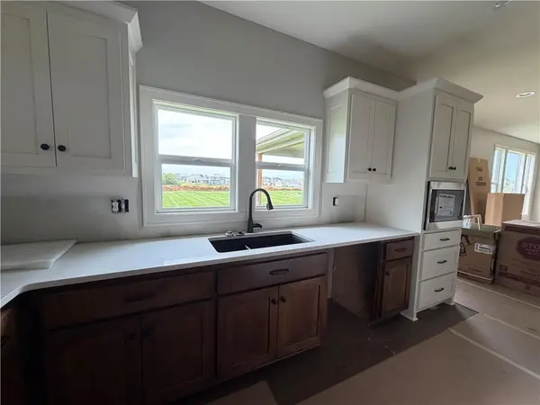 16978 S Brentwood ST, Olathe, KS 66062