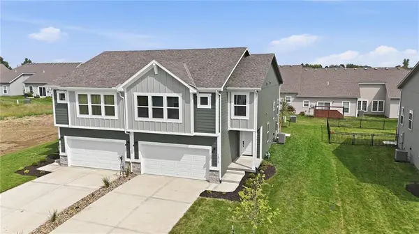 1432 S 4th ST #E, Louisburg, KS 66053